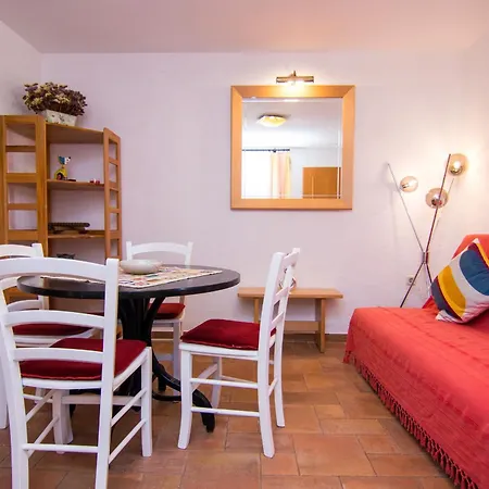 Center Dekanic Apartment
