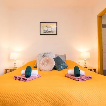 Apartment Center Dekanic Krk Town