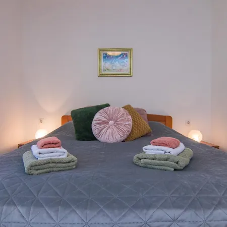 Apartment Center Dekanic