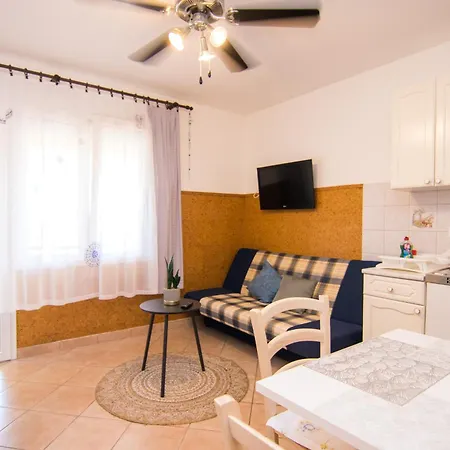Center Dekanic * Krk Town