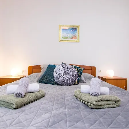 Center Dekanic Apartman